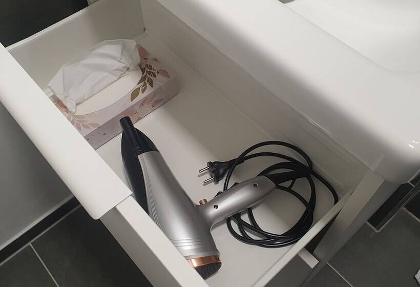 Davin City Aparments   Self Check In