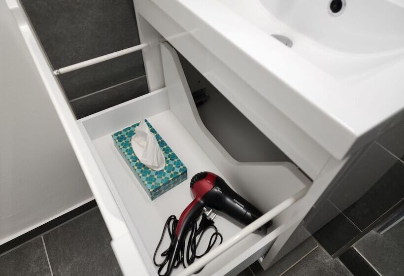 Davin City Aparments   Self Check In