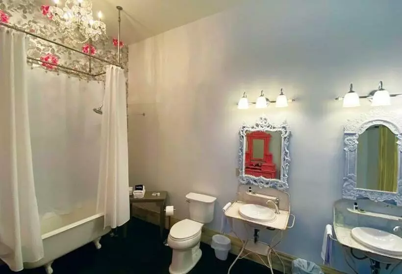 Hotelli Mulberry Inn