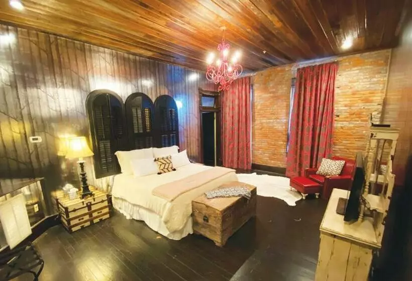 Hotelli Mulberry Inn