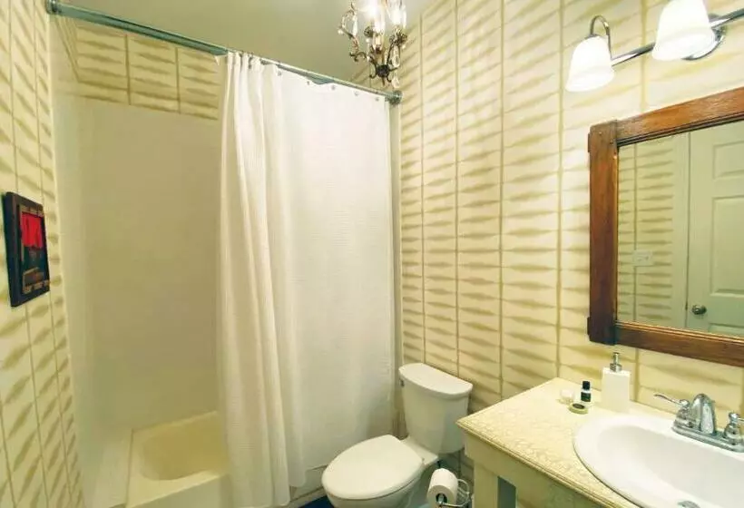 Hotelli Mulberry Inn