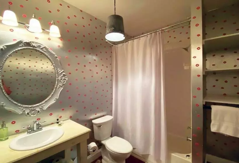 Hotelli Mulberry Inn