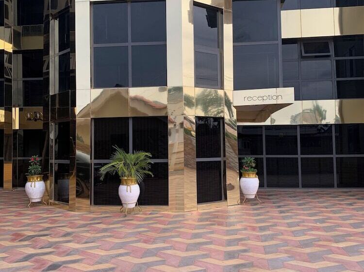 Отель Selwilliam