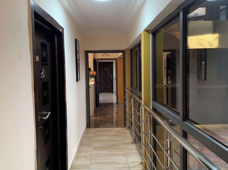 Отель Selwilliam