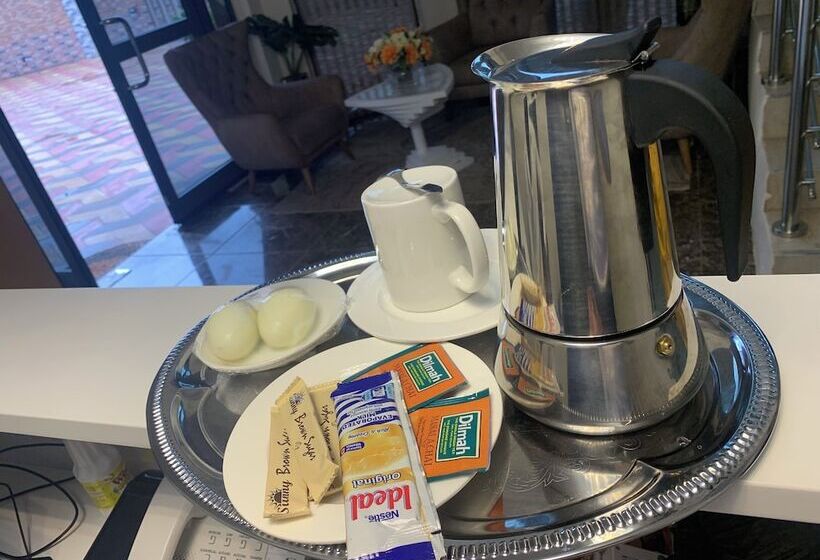 Отель Selwilliam