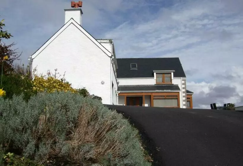 Majatalo Caisteal Liath House