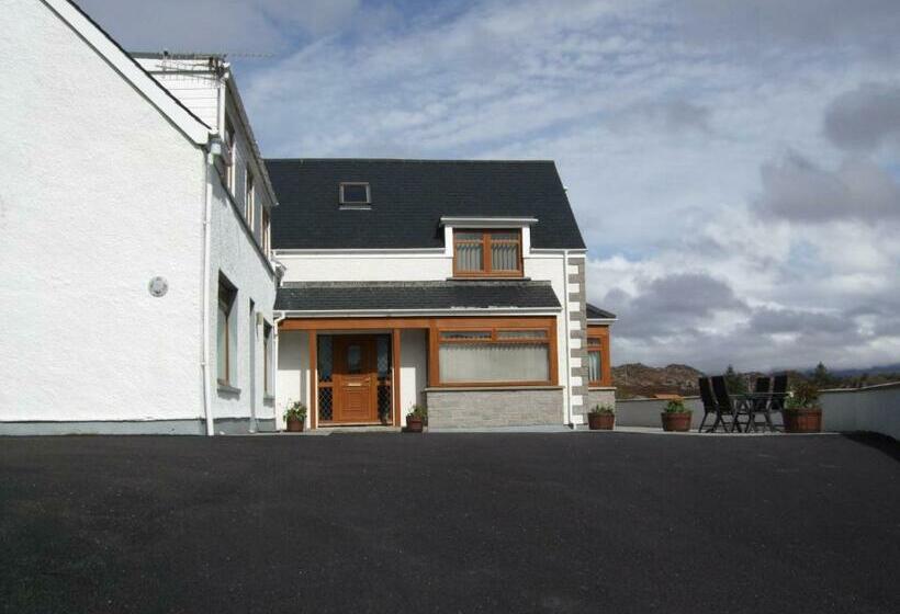 بنسيون Caisteal Liath House