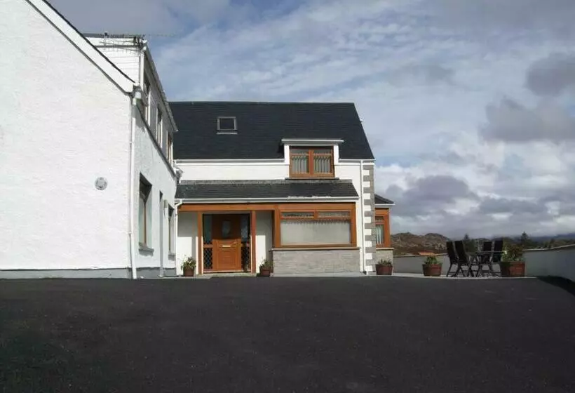 Majatalo Caisteal Liath House