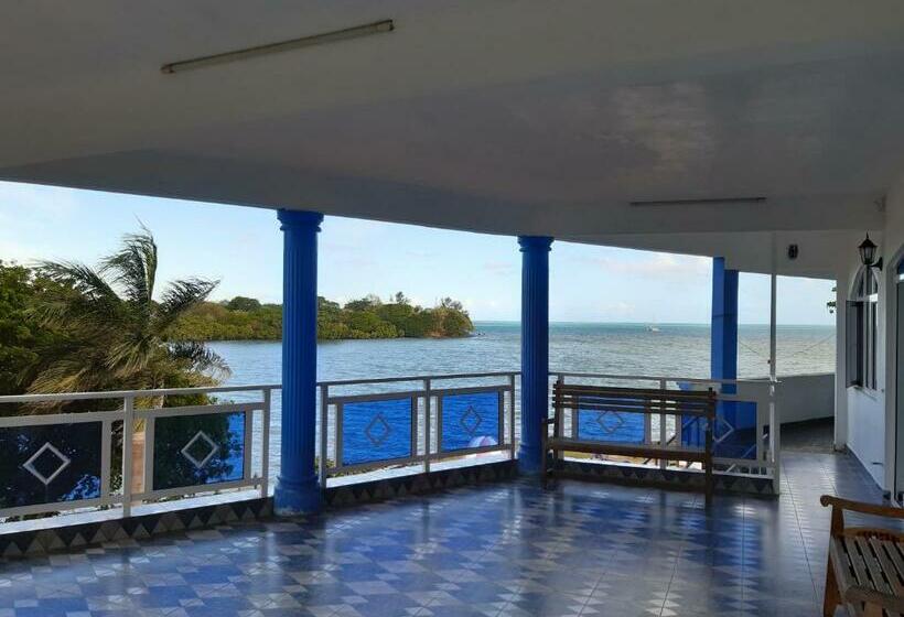 پانسیون Family Residence