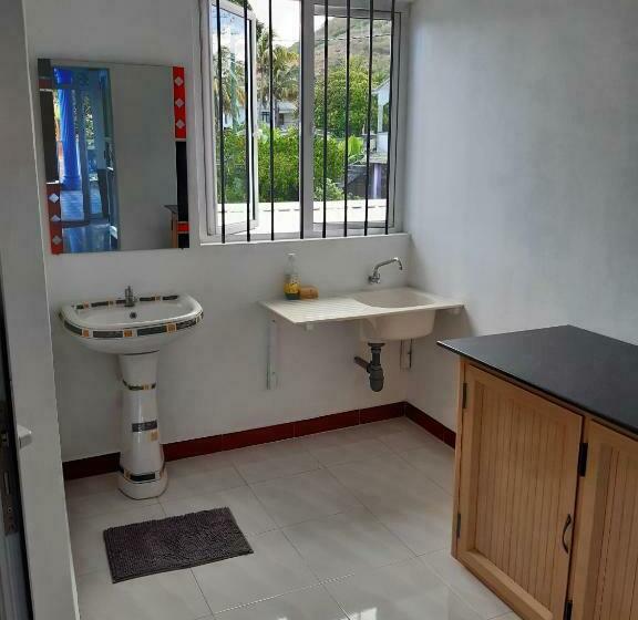 پانسیون Family Residence