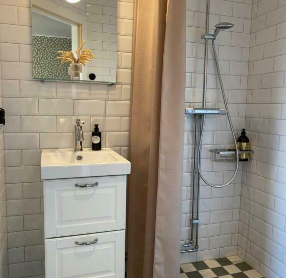 Bed and Breakfast Gård Halltorps Hage