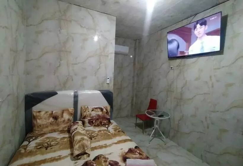 Hotelli Near Grosir Stono 2