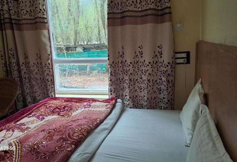 Pensão Al Ayaan Guest House