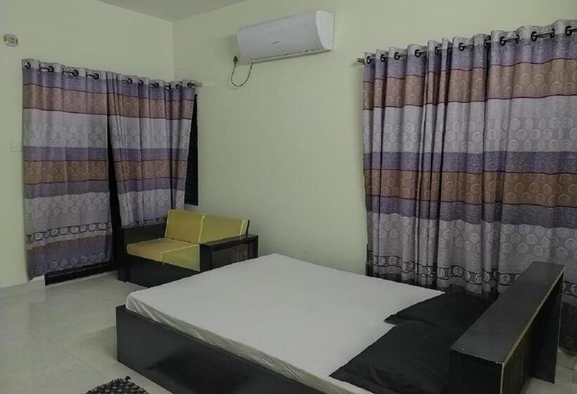 پانسیون Rose Garden Guest House