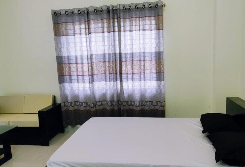 پانسیون Rose Garden Guest House