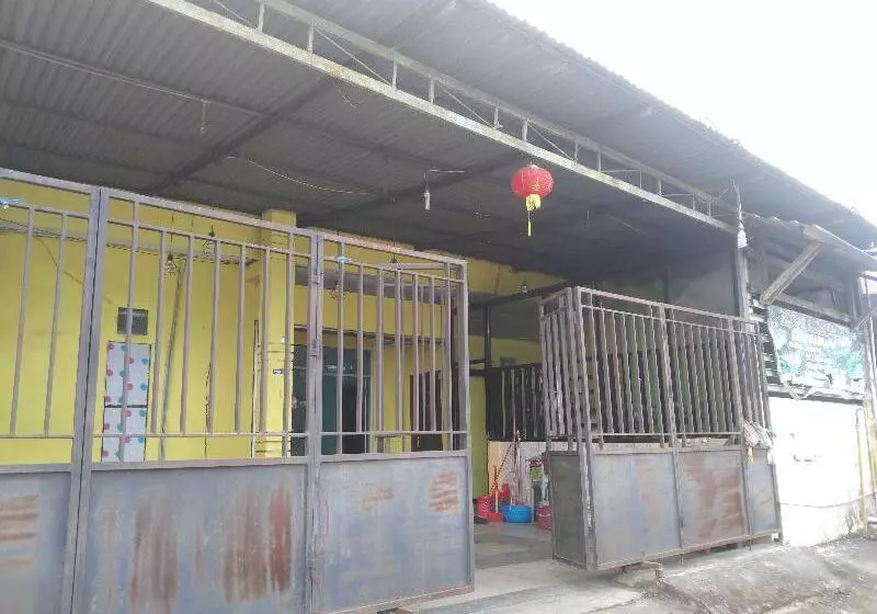 Hotelli Express O 91281 Guest House Indah Jaya