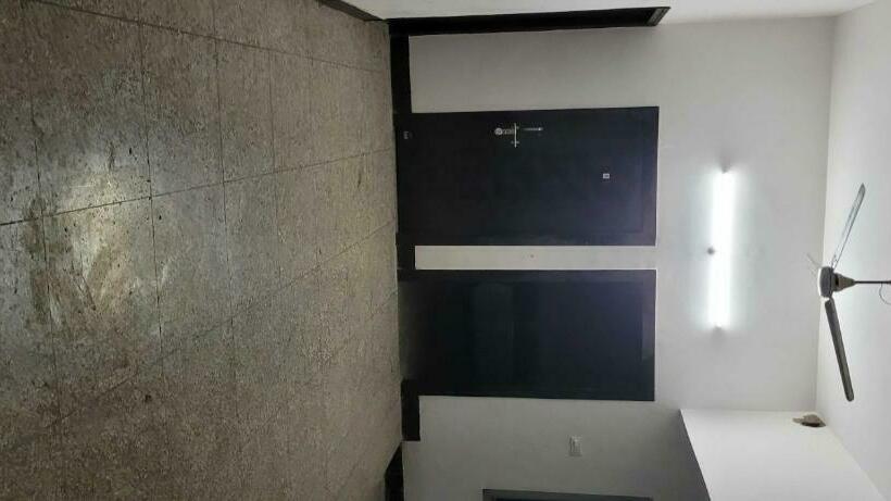 호텔 Oyo 89082 Vrindavan