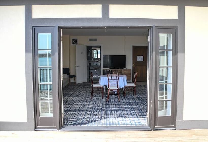 فندق St. Clair Inn