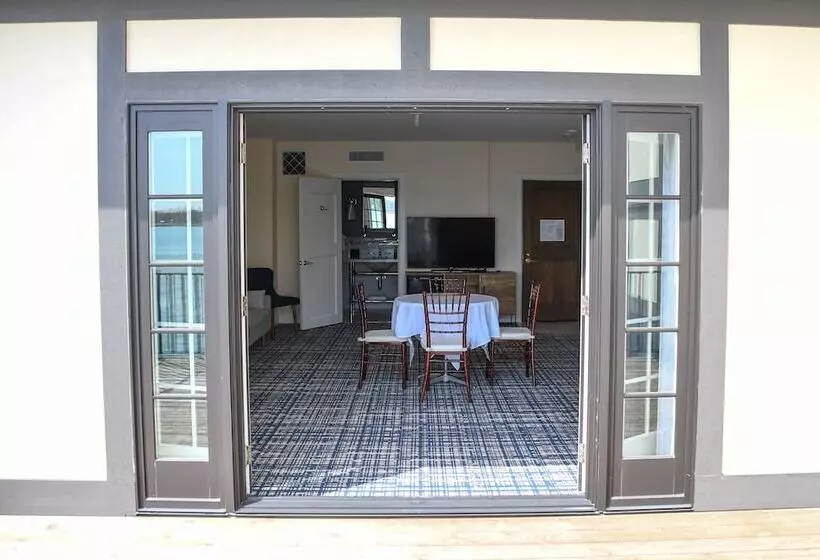 Hotelli St. Clair Inn