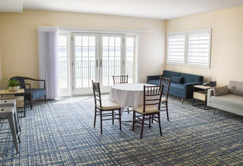 فندق St. Clair Inn