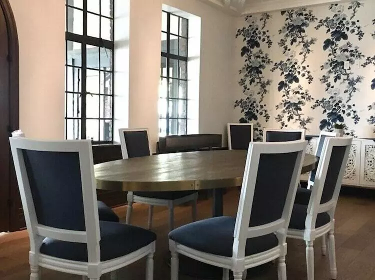 Hotelli St. Clair Inn