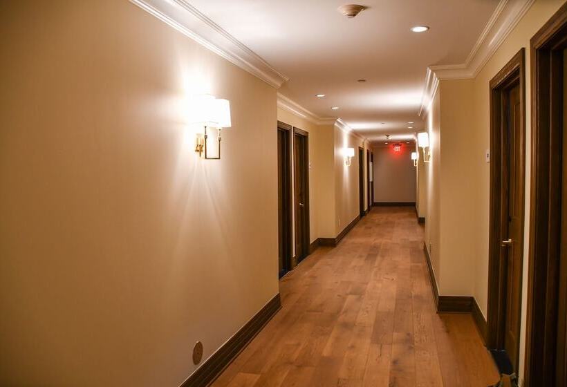 فندق St. Clair Inn