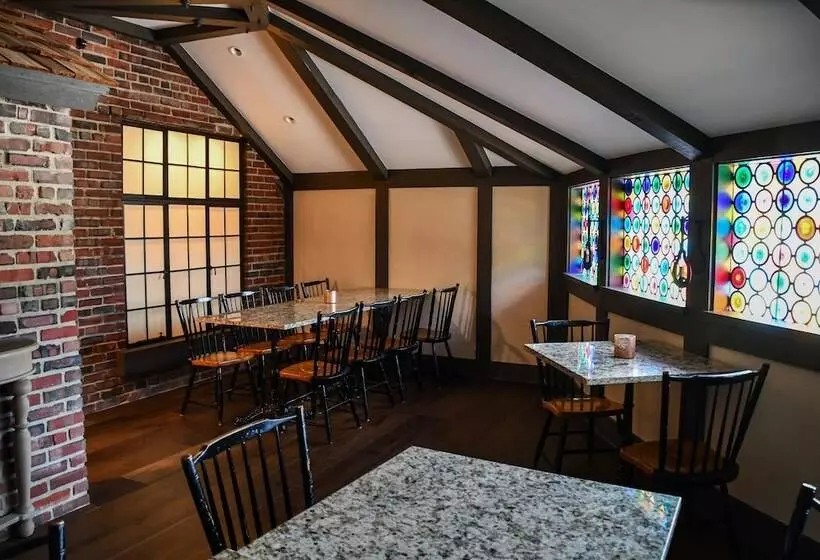 Hotelli St. Clair Inn