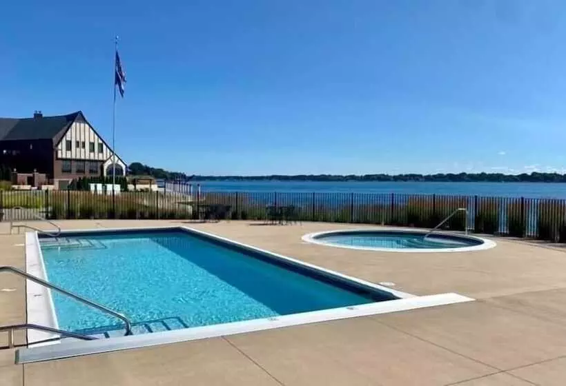 Hotelli St. Clair Inn