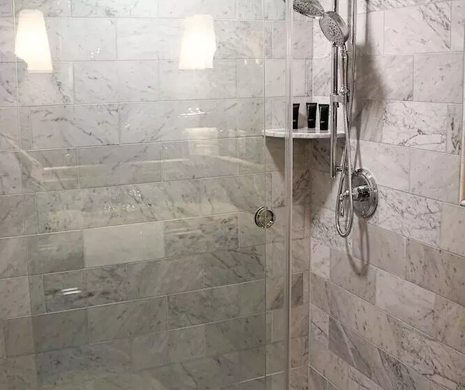 Hotelli St. Clair Inn