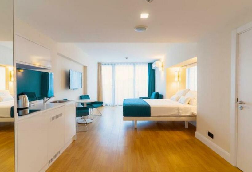 Orbi City Hotel With Sea View