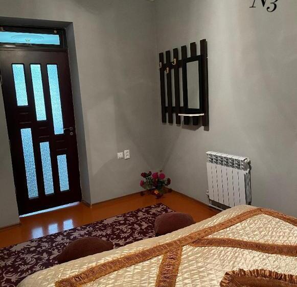 پانسیون Artina Guest House