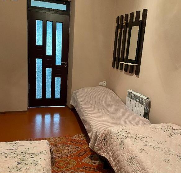 پانسیون Artina Guest House