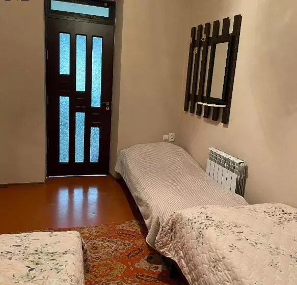 پانسیون Artina Guest House
