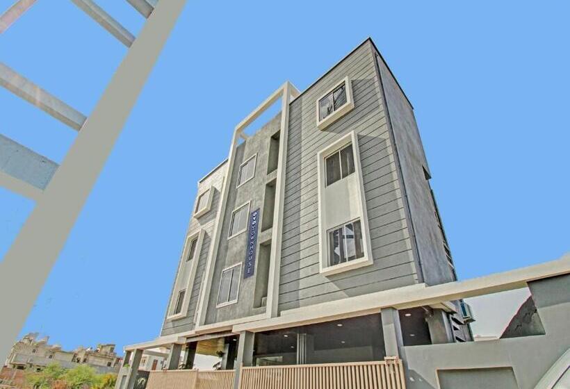 Townhouse Hotel Md Star