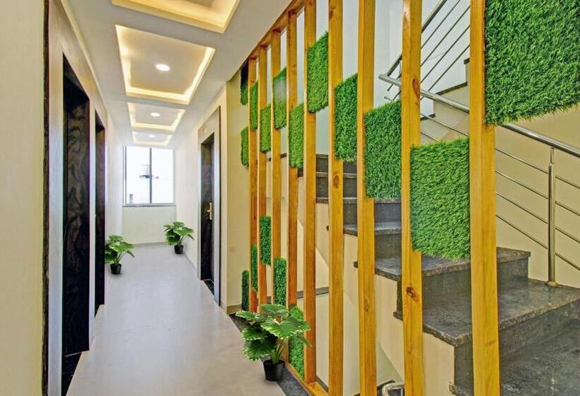 Townhouse Hotel Md Star