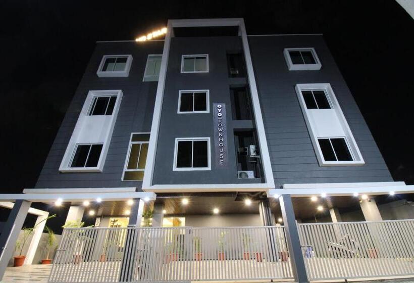 Townhouse Hotel Md Star