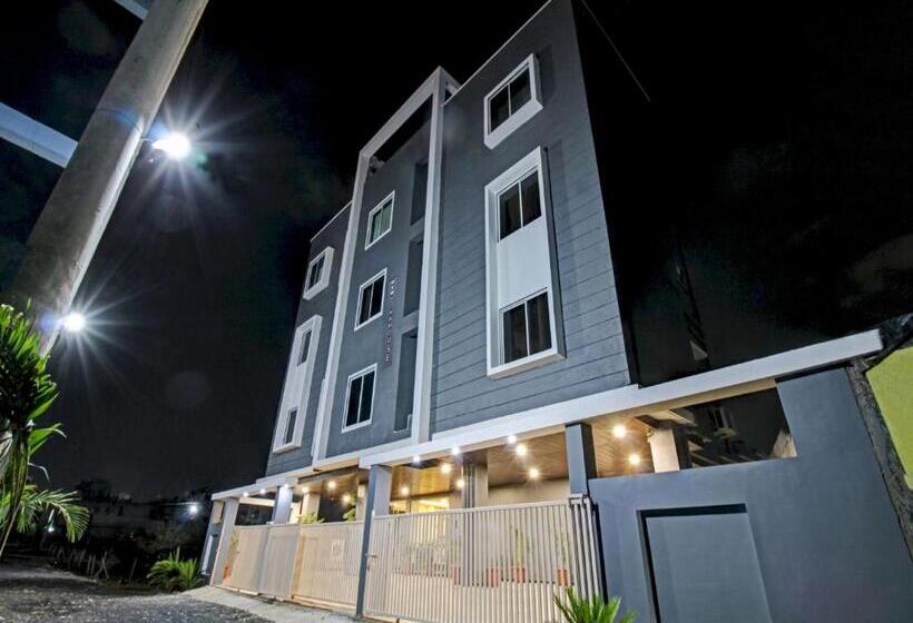 Townhouse Hotel Md Star