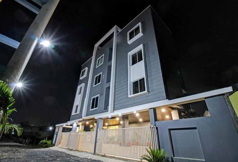 Townhouse Hotel Md Star