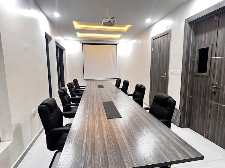 هتل De Rigg Place Victoria Island