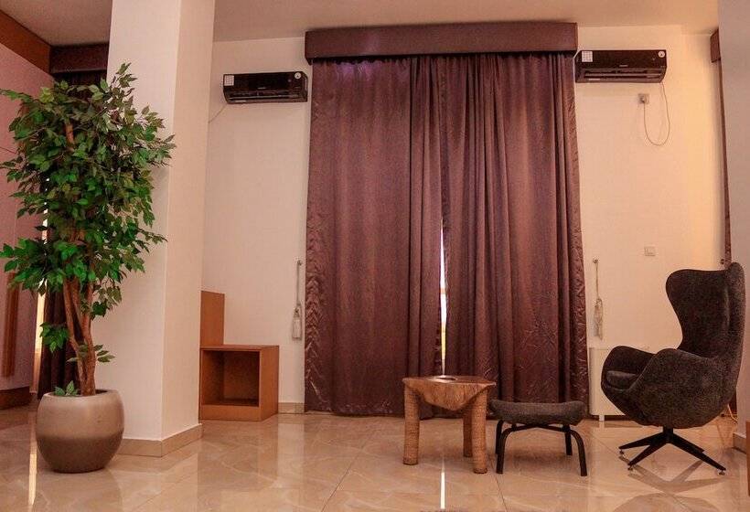 هتل Desikok Royal