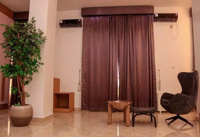 هتل Desikok Royal