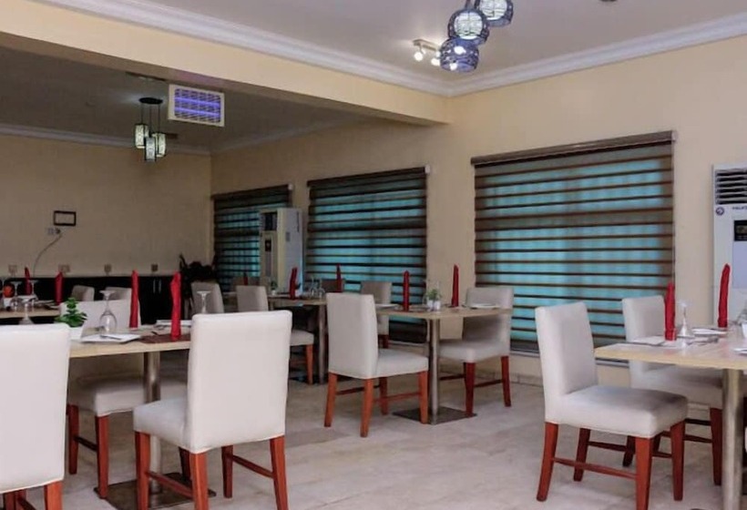 هتل Desikok Royal