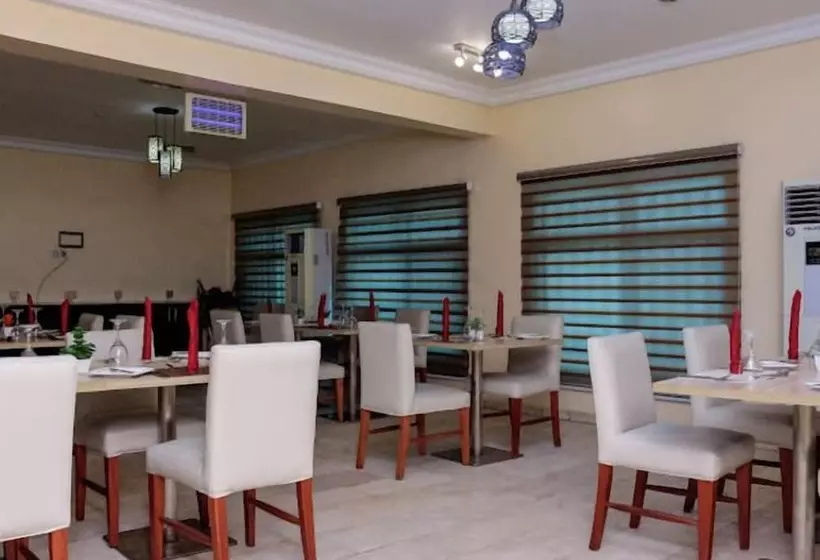 هتل Desikok Royal