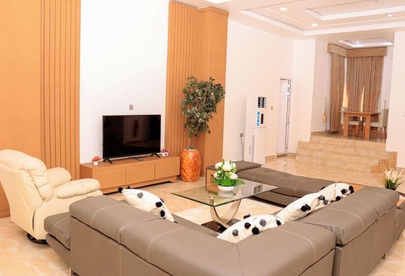 هتل Desikok Royal