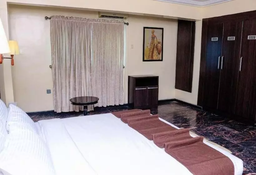 هتل Desikok Royal