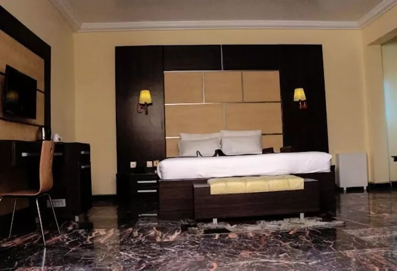 هتل Desikok Royal