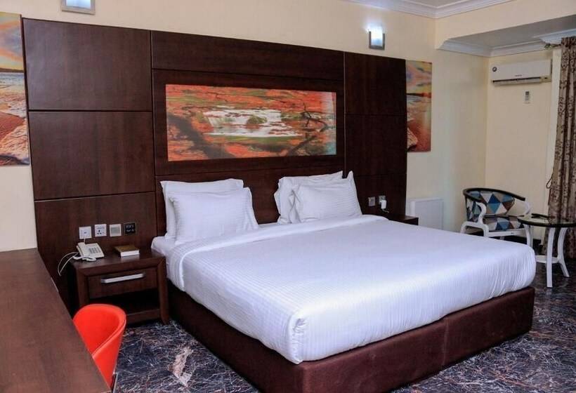 هتل Desikok Royal