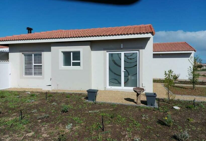 One Bedroom Unit With Kitchenette In Langebaan Country Estate   Solar Power