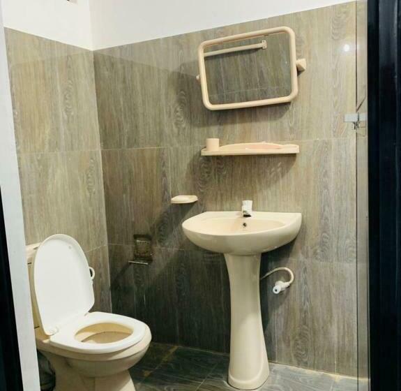 Pensió Jj Beach Resort Trincomalee