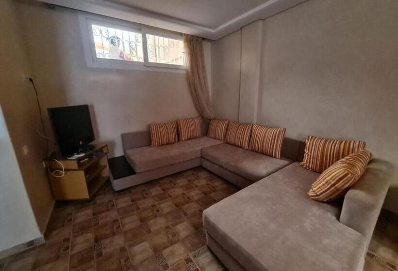 Apprt En S.sol+piscine Privee